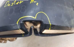 Подкрылок передний правый для Renault Duster 2010 года на фотографиях