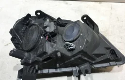 Фара левая для Nissan Qashqai 2011 года на фотографиях