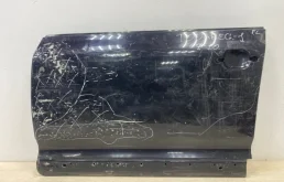 Дверь передняя левая для Volkswagen Touareg 2002 года на фотографиях