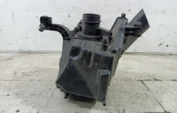 Корпус воздушного фильтра для Ford Focus 2019 года на фотографиях