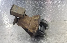 Редуктор заднего моста для Mitsubishi Pajero 2001 года на фотографиях