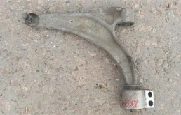 Рычаг передний левый нижний для Opel Astra 2011 года на фотографиях