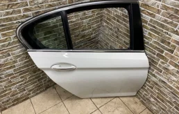 Дверь задняя правая для BMW 5er 2020 года на фотографиях