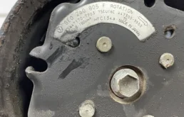 Компрессор кондиционера для Audi A4 2000 года на фотографиях