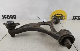Рычаг передний правый нижний для Volvo XC90 2005 года на фотографиях