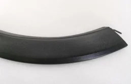 Молдинг крыла задний правый для Toyota RAV4 2018 года на фотографиях