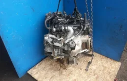 Двигатель для Nissan Pathfinder 2005 года на фотографиях