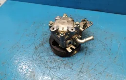 Насос ГУР для Nissan Teana 2010 года на фотографиях