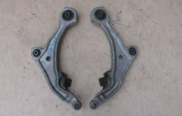 Рычаг передний правый нижний для Nissan Murano 2008 года на фотографиях