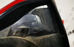 Фонарь правый для Volvo S80 2011 года на фотографиях