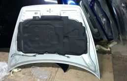 Капот для Volvo S40 2007 года на фотографиях