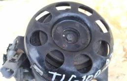 Компрессор кондиционера для Toyota Land Cruiser 2000 года на фотографиях