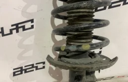 Амортизатор передний левый для Volvo S80 2011 года на фотографиях