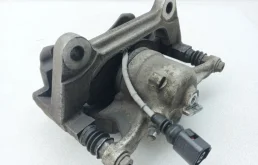 Суппорт передний правый для Skoda Octavia 2013 года на фотографиях