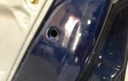 Дверь передняя правая для Volkswagen Passat 2003 года на фотографиях