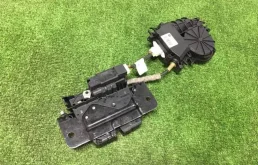 Замок багажника для BMW X3 2010 года на фотографиях