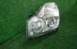 Фара левая для Nissan X-Trail 2010 года на фотографиях