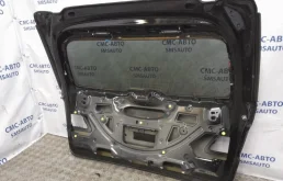 Крышка багажника для Mercedes-Benz M class 2014 года на фотографиях