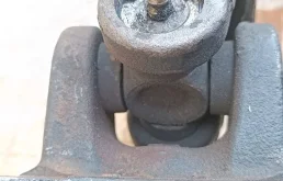 Карданный вал передний для Mitsubishi Pajero 2005 года на фотографиях