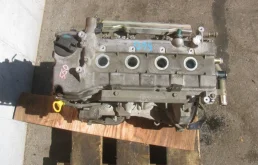 Двигатель без навесного для Mazda Familia 2007 года на фотографиях