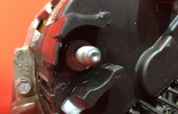 Генератор для Skoda Fabia 2010 года на фотографиях