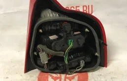 Фонарь левый для Volvo S80 1998 года на фотографиях