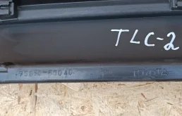 Накладка порога правая для Toyota Land Cruiser 2008 года на фотографиях