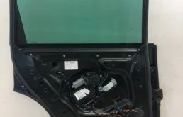 Дверь задняя левая для Volkswagen Touareg 2003 года на фотографиях