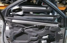 Двери для Audi A4 2003 года на фотографиях