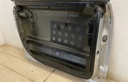 Дверь багажника для Volkswagen Touareg 2009 года на фотографиях