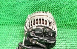 Генератор для Skoda Octavia 2009 года на фотографиях