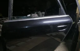 Двери для Audi A6 2003 года на фотографиях