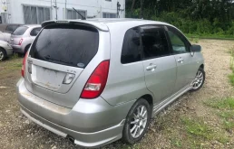 Накладка переднего бампера для Suzuki Liana 2005 года на фотографиях