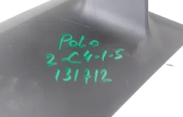 Стекла и зеркала для Volkswagen Polo 2019 года на фотографиях