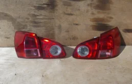 Фонарь внешний правый для Nissan Qashqai 2006 года на фотографиях