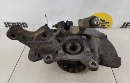 Кулак поворотный правый для Volvo XC90 2005 года на фотографиях