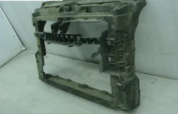 Панель радиатора (телевизор) для Volkswagen Polo 2018 года на фотографиях