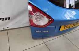 Дверь багажника для Ford Kuga 2012 года на фотографиях