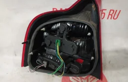 Фонарь правый для Volvo S80 2005 года на фотографиях