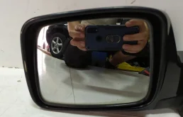 Стекла и зеркала для Nissan X-Trail 2002 года на фотографиях