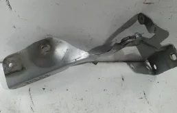 Петля капота левая для Nissan Almera 2017 года на фотографиях