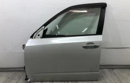 Дверь передняя левая для Subaru Forester 2008 года на фотографиях