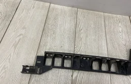 Направляющая бампера задняя правая для Skoda Octavia на фотографиях