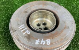 Шкив коленвала для BMW 5er 2015 года на фотографиях