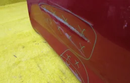 Дверь передняя левая для Toyota RAV4 2010 года на фотографиях