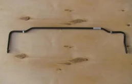 Стойка стабилизатора задняя для Nissan X-Trail 2004 года на фотографиях