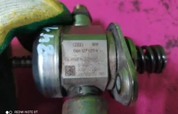 Топливный насос для Audi A4 2007 года на фотографиях