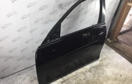 Дверь передняя левая для Mercedes-Benz C class 2010 года на фотографиях