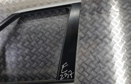 Дверь передняя левая для Land Rover Discovery 2004 года на фотографиях