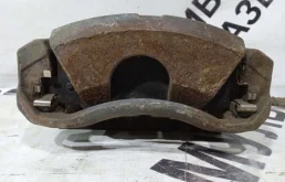 Суппорт передний левый для Lexus IS 2011 года на фотографиях